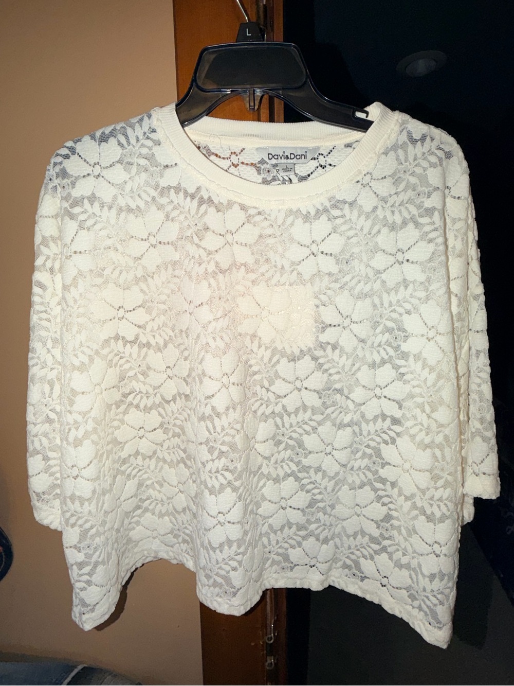 Davi & Dani White Lace Floral Women’s Top